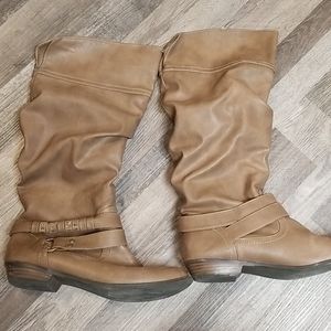 Size 9 Tan calf length Boots